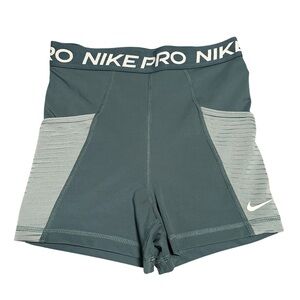 Nike Pro Dry Fit Shorts Teal Small Women’s Workout w/ pockets